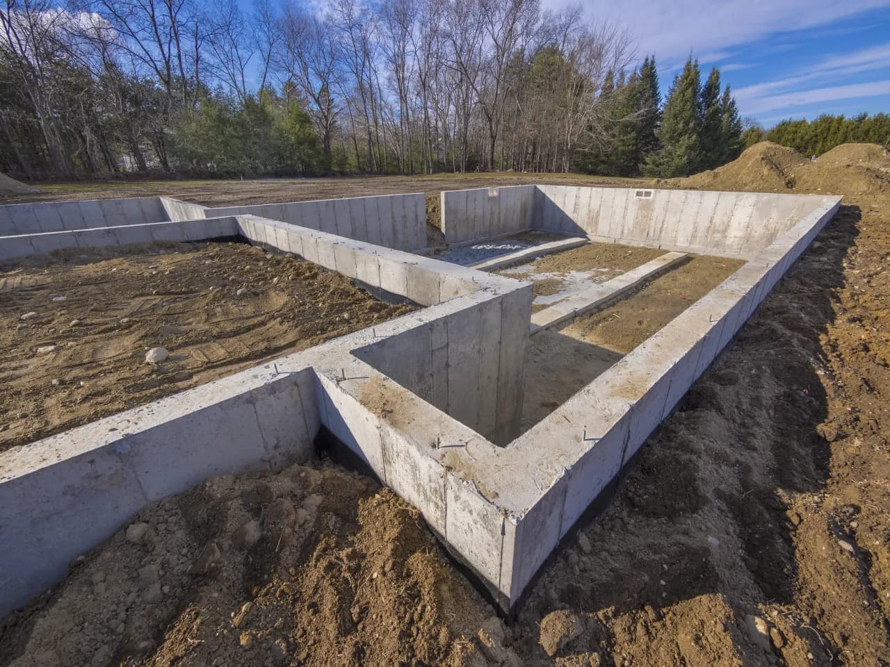 Jak długo schną fundamenty? Poznaj cały proces i zasady pielęgnacji Jak długo schną fundamenty? Poznaj cały proces i zasady pielęgnacji