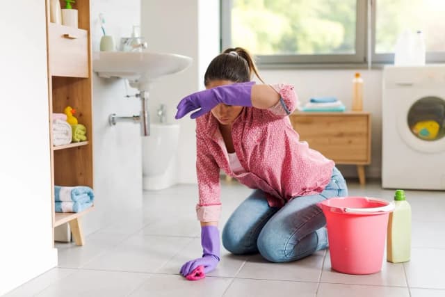 Skuteczne sposoby na to, czym wyczyścić fugi z pleśni w domu Skuteczne sposoby na to, czym wyczyścić fugi z pleśni w domu