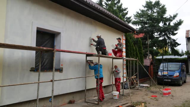 Jaki tynk na elewację silikatowy czy silikonowy - co wybrać? Jaki tynk na elewację silikatowy czy silikonowy - co wybrać?