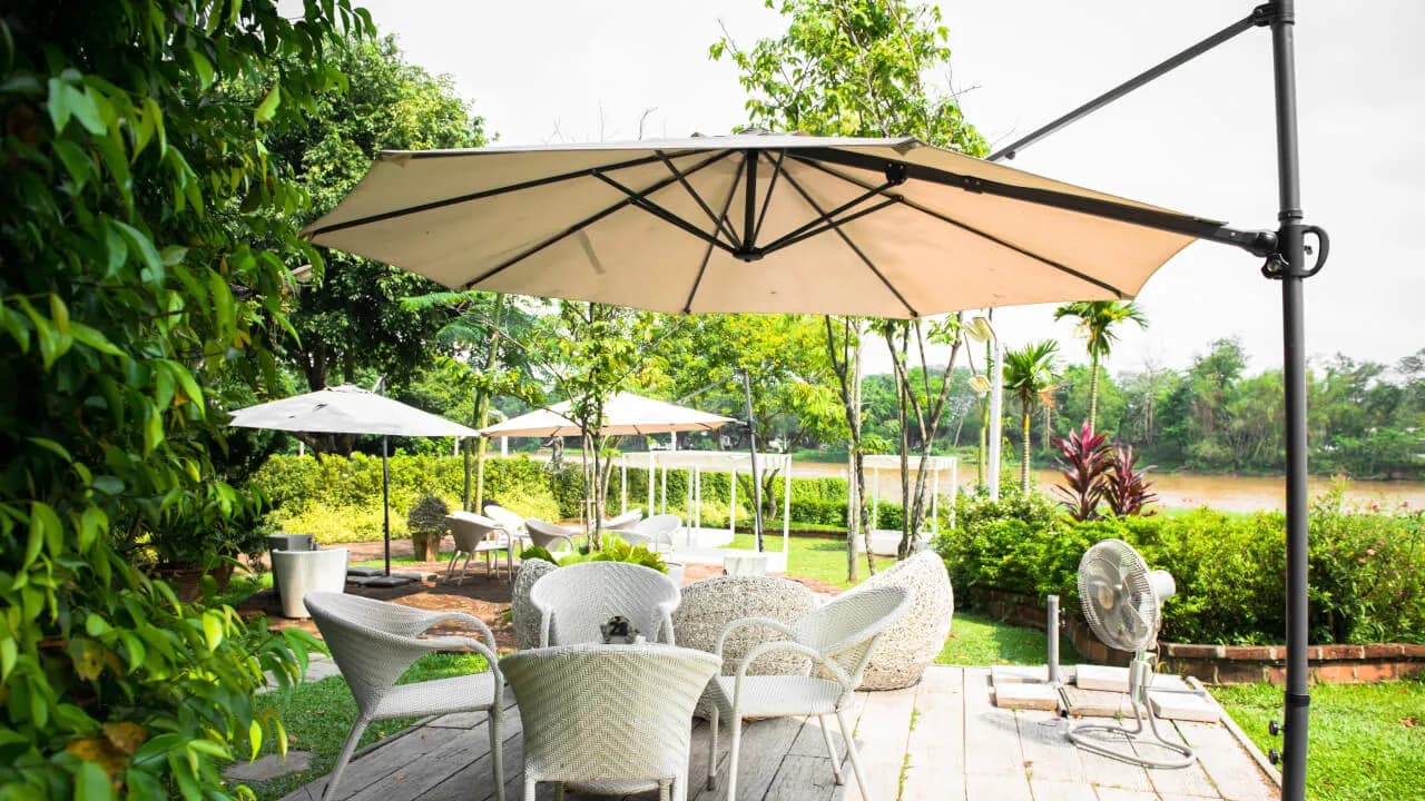 Parasol ogrodowy jaki kupić - uniknij błędów przy wyborze idealnego modelu Parasol ogrodowy jaki kupić - uniknij błędów przy wyborze idealnego modelu