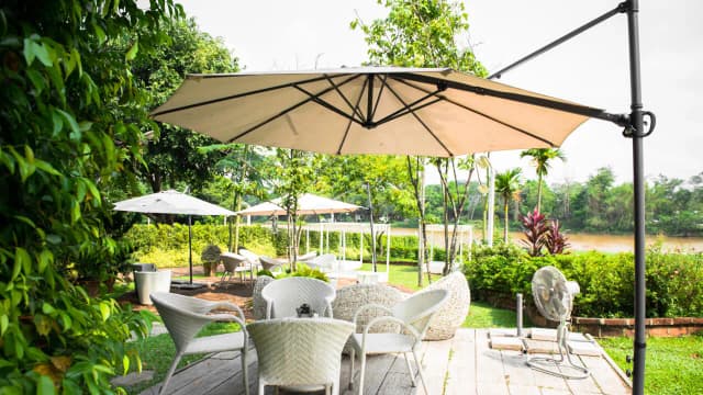 Parasol ogrodowy jaki kupić - uniknij błędów przy wyborze idealnego modelu Parasol ogrodowy jaki kupić - uniknij błędów przy wyborze idealnego modelu