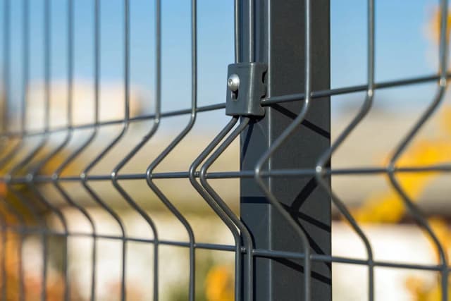 Jak podwyższyć ogrodzenie - skuteczne metody na większą prywatność Jak podwyższyć ogrodzenie - skuteczne metody na większą prywatność