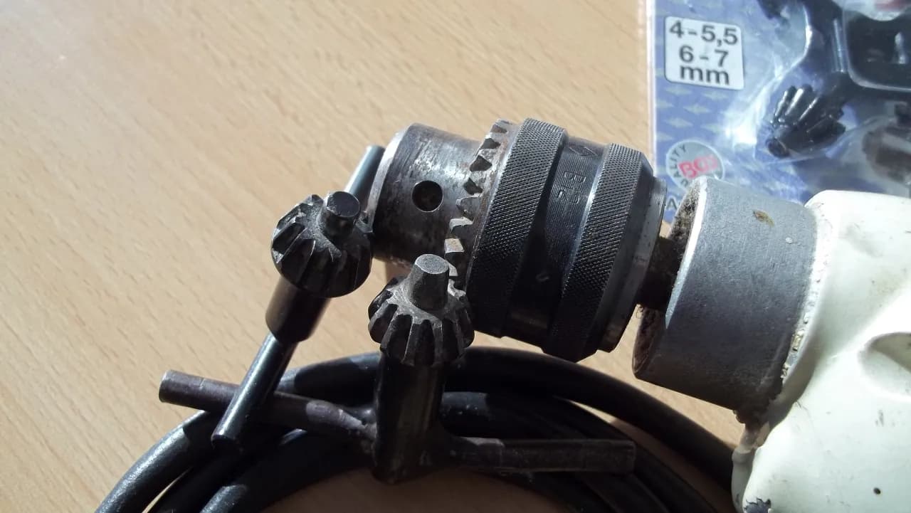 Zobacz skuteczne sposoby jak zdjąć uchwyt z wiertarki Celma bez uszkodzeń Zobacz skuteczne sposoby jak zdjąć uchwyt z wiertarki Celma bez uszkodzeń