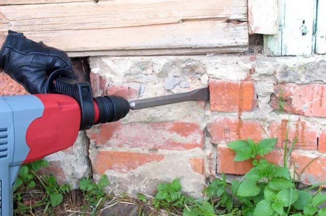 Czym obłożyć podmurówkę ogrodzenia? Sprawdź najlepsze materiały Czym obłożyć podmurówkę ogrodzenia? Sprawdź najlepsze materiały