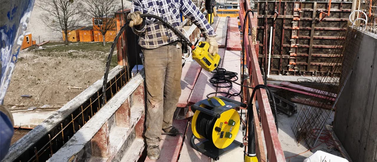 Prosty poradnik jak zrobić wibrator do betonu na wiertarkę: instrukcja krok po kroku Prosty poradnik jak zrobić wibrator do betonu na wiertarkę: instrukcja krok po kroku