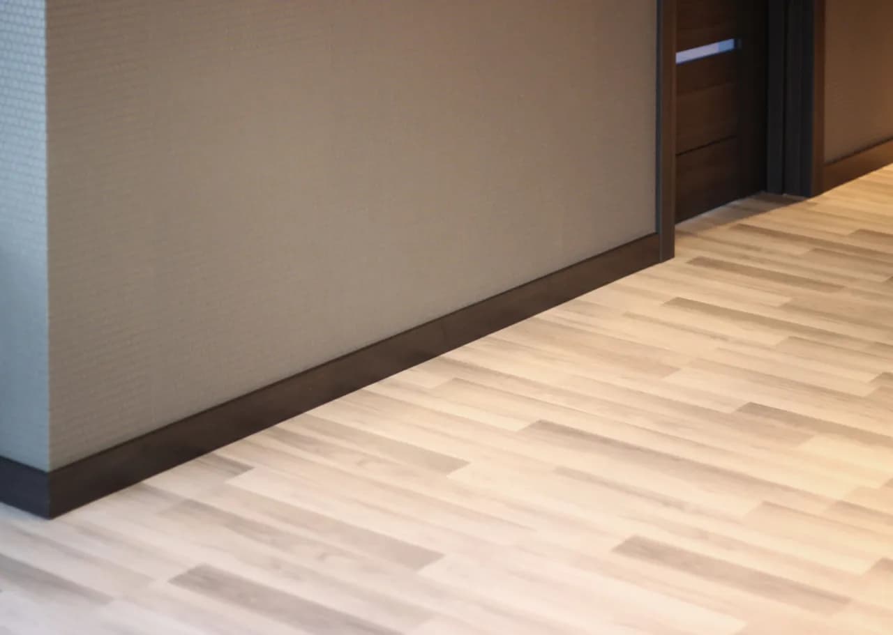 Jakie listwy do paneli najlepiej wybrać - kompleksowy poradnik dla każdego Jakie listwy do paneli najlepiej wybrać - kompleksowy poradnik dla każdego