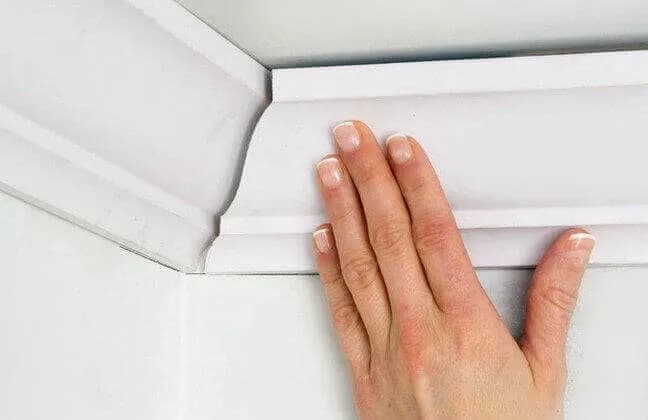 Jak dociąć listwy styropianowe do sufitu: 5 sprawdzonych sposobów cięcia Jak dociąć listwy styropianowe do sufitu: 5 sprawdzonych sposobów cięcia